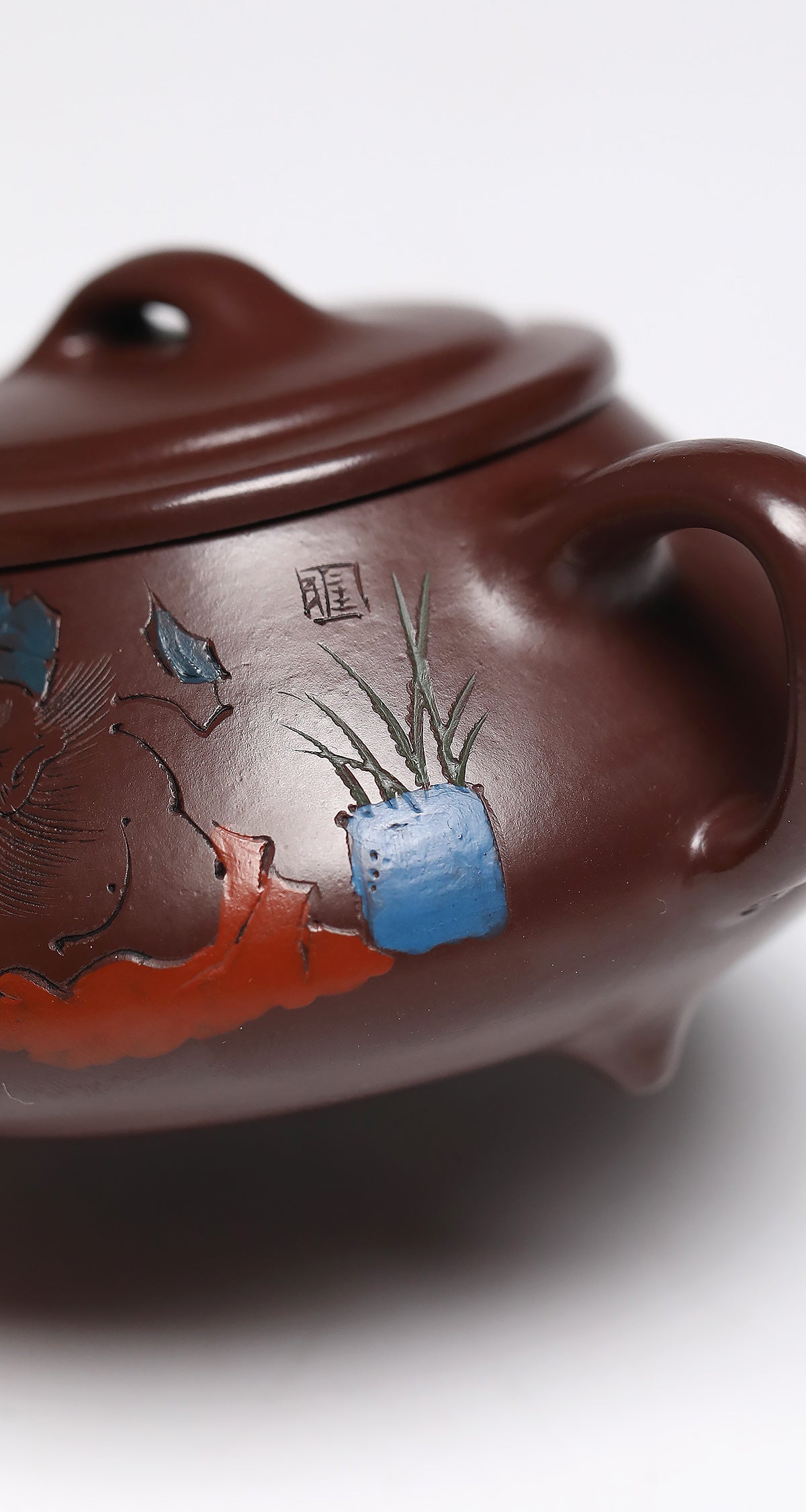 研高经典之作【三足石瓢】 泥料：极品紫朱泥 容量：170cc 作者：韩小虎 研究员级高级工艺美术师