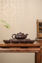 匠心之作·收藏重器 —【上合梅套组】 泥料：紫泥调砂·375cc 作者：沈遽华  正高级工艺美术师