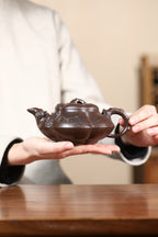 匠心之作·收藏重器 —【上合梅套组】 泥料：紫泥调砂·375cc 作者：沈遽华  正高级工艺美术师