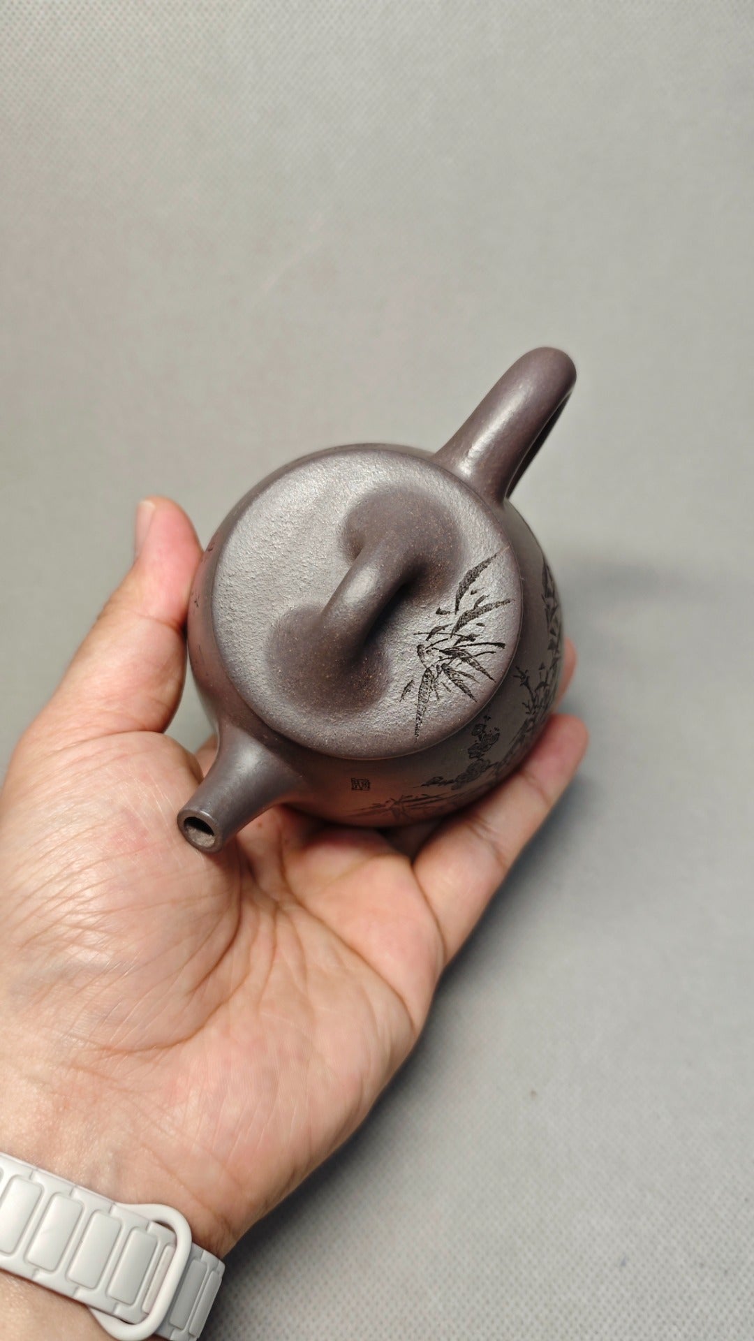 证书全配套 【高石瓢】  制壶：焦亚强   (国家级工艺美术师) 泥料：原矿青段泥 容量：260cc 孔数：14孔