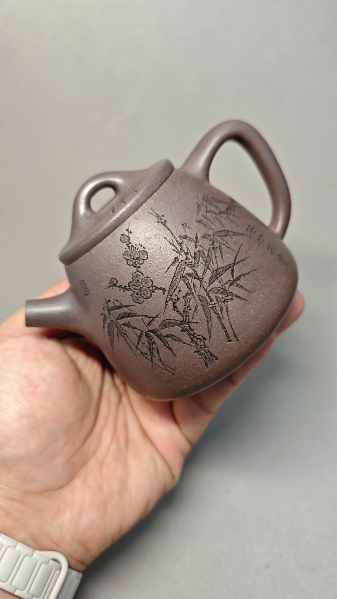 证书全配套 【高石瓢】  制壶：焦亚强   (国家级工艺美术师) 泥料：原矿青段泥 容量：260cc 孔数：14孔