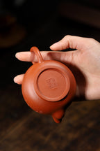 【思韵】 制壶：范俊华（国家级工艺美术师） 泥料：原矿降坡泥 容量：150cc