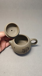 【西施】 制壶：许响新（国家级助理工艺美术师） 泥料：原矿青段泥 容量：240cc