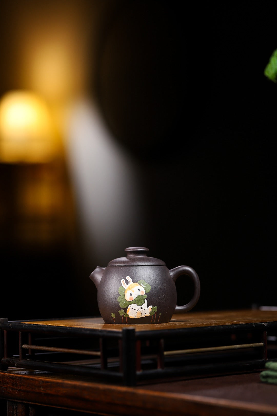 【巨轮】 制壶：沈梅红（国家级工艺美术师） 泥料：原矿黑料 容量：150cc 14孔
