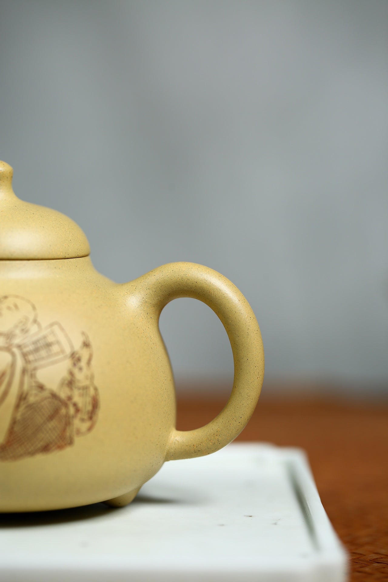 证书配套齐全 【名称】乳丁 【容量】250cc【泥料】原矿本山绿泥 【作者】许响新（国家助理工艺师）