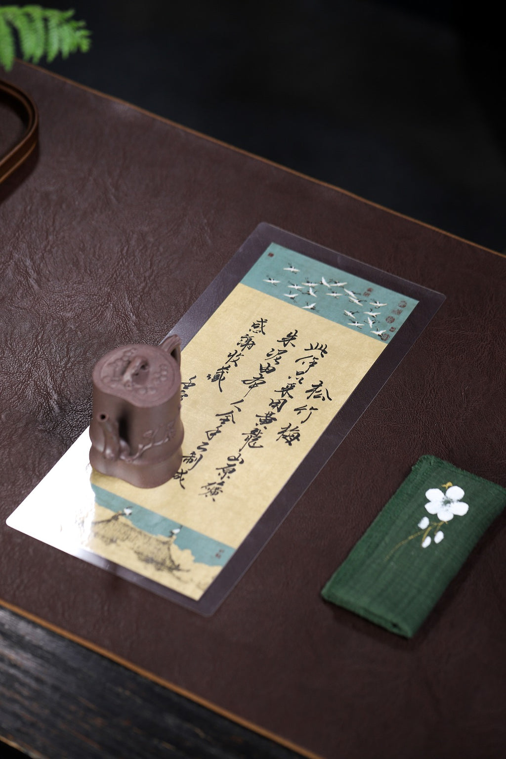 全手工制作 【松竹梅】 泥料：原矿紫泥 容量：190cc  孔数：7孔