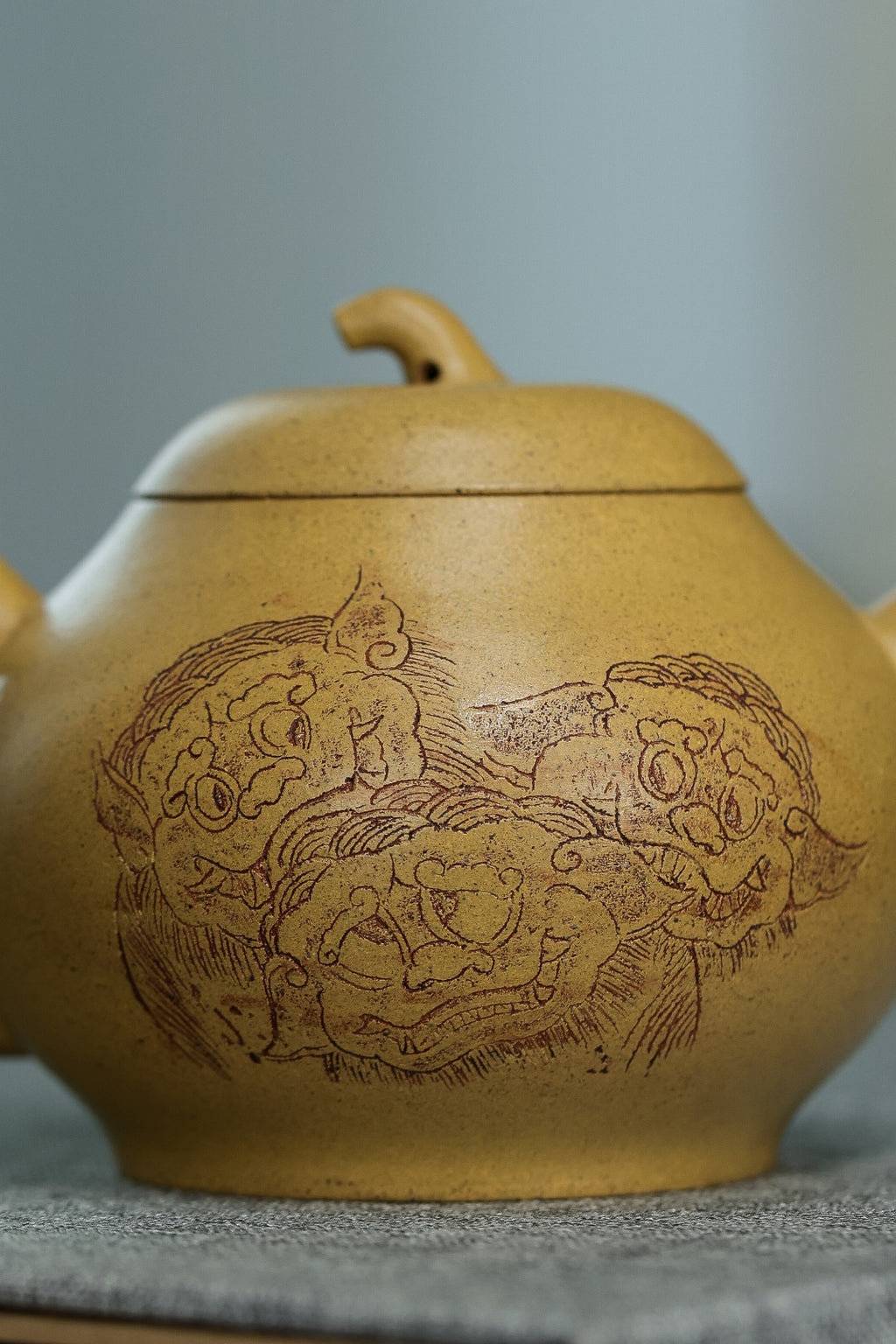 【名称】茄瓜 【容量】200cc 【泥料】原矿老段泥 【作者】许响新（国家级助理工艺美术师）