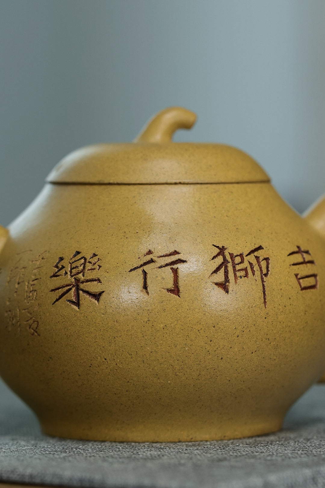 【名称】茄瓜 【容量】200cc 【泥料】原矿老段泥 【作者】许响新（国家级助理工艺美术师）