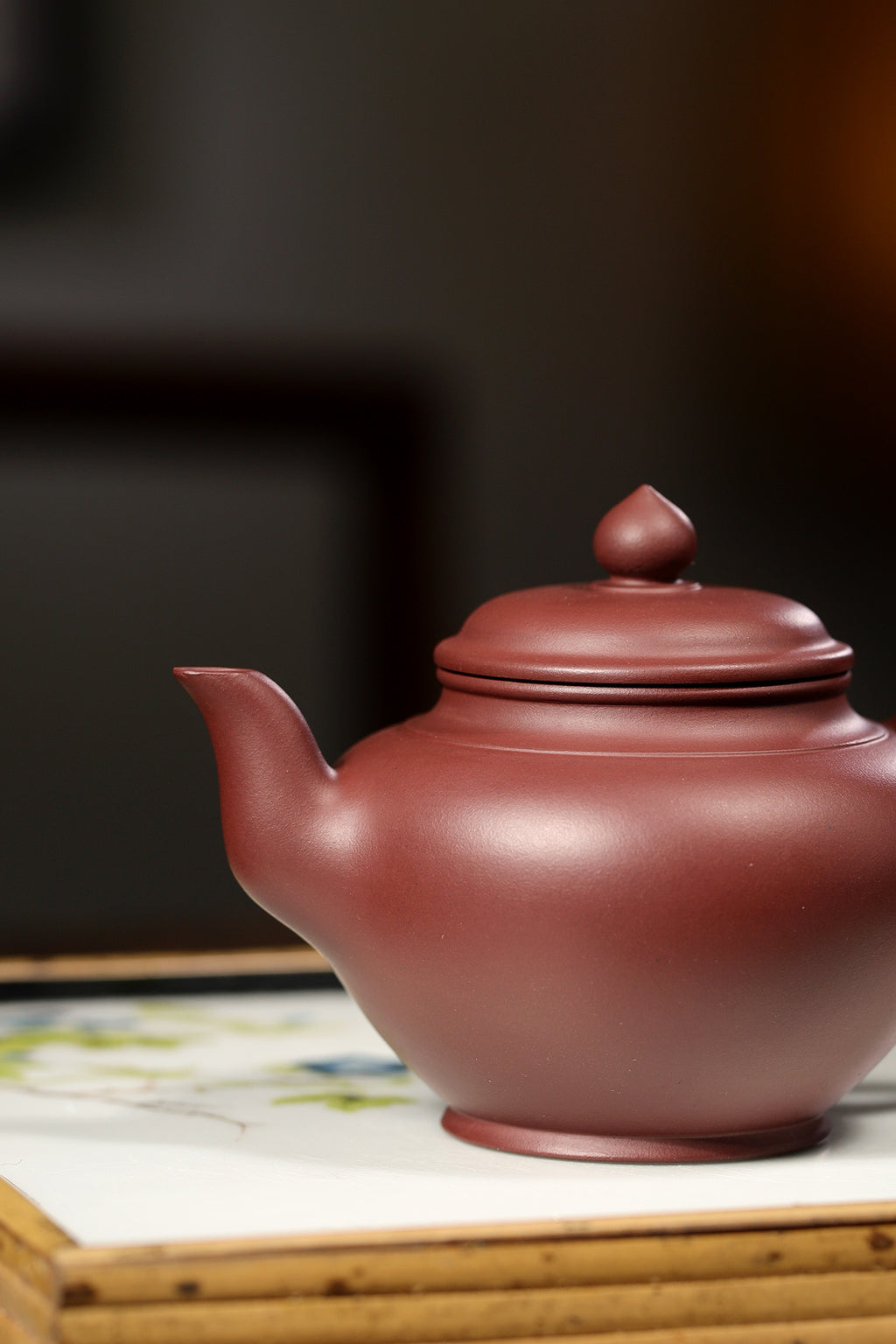 【笑樱】 制壶：范俊华 （国家级工艺美术师） 泥料：原矿紫泥 容量：230cc