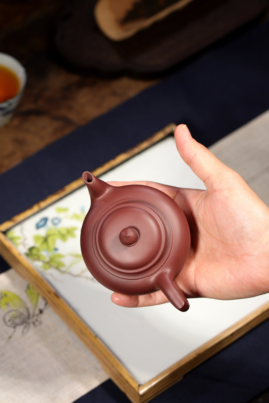 【笑樱】 制壶：范俊华 （国家级工艺美术师） 泥料：原矿紫泥 容量：230cc