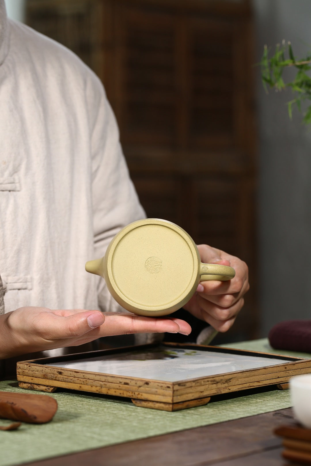 全手工【秦权】 制壶：许响新（国家级助理工艺美术师） 泥料：原矿本山绿泥 容量：320cc