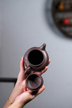 全手工【名称】掇只 【容量】300cc 【泥料】原矿紫泥 【作者】许响新（国家级助理工艺美术师）