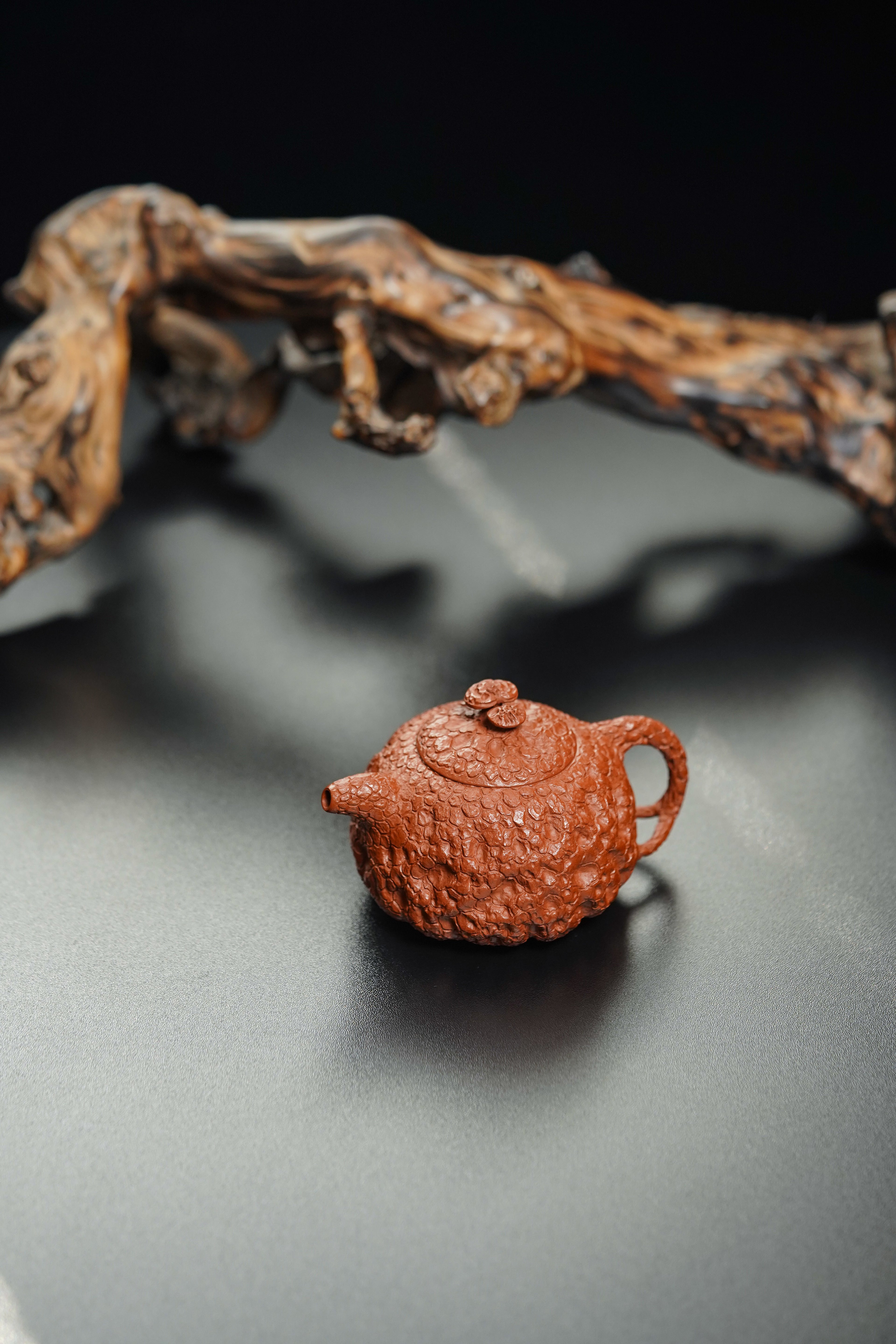 紫砂非遗花器泰斗·蒋蓉唯一嫡传｜蒋艺华亲制巅峰臻品【龙鳞供春壶】原矿极品朱泥·180cc