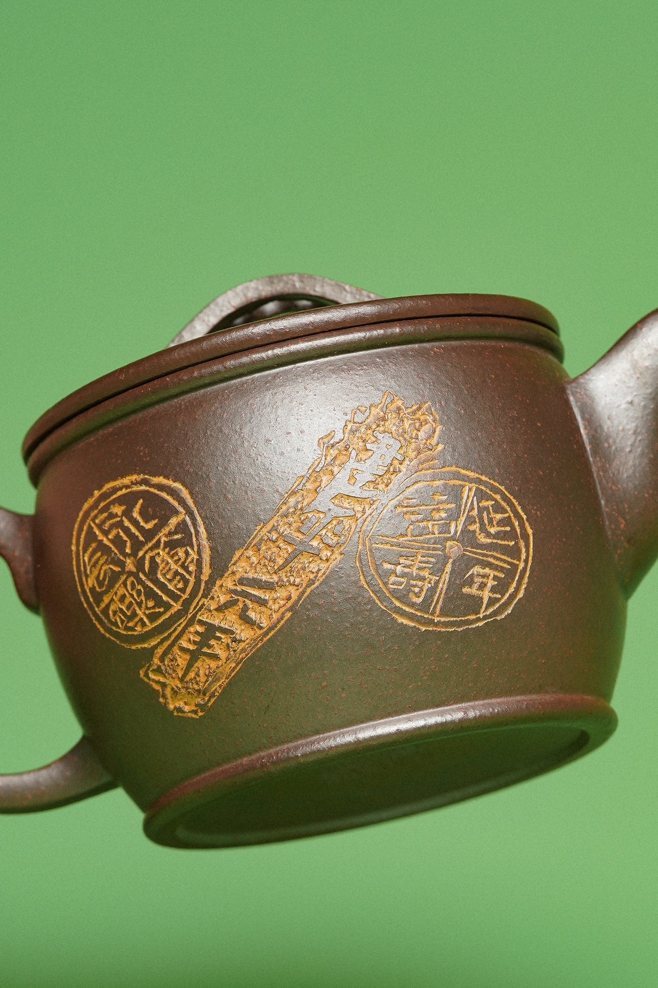 【紫砂臻品·礼藏首选】周建春大师扛鼎之作《汉瓦壶》原矿优质金龙血砂·180cc