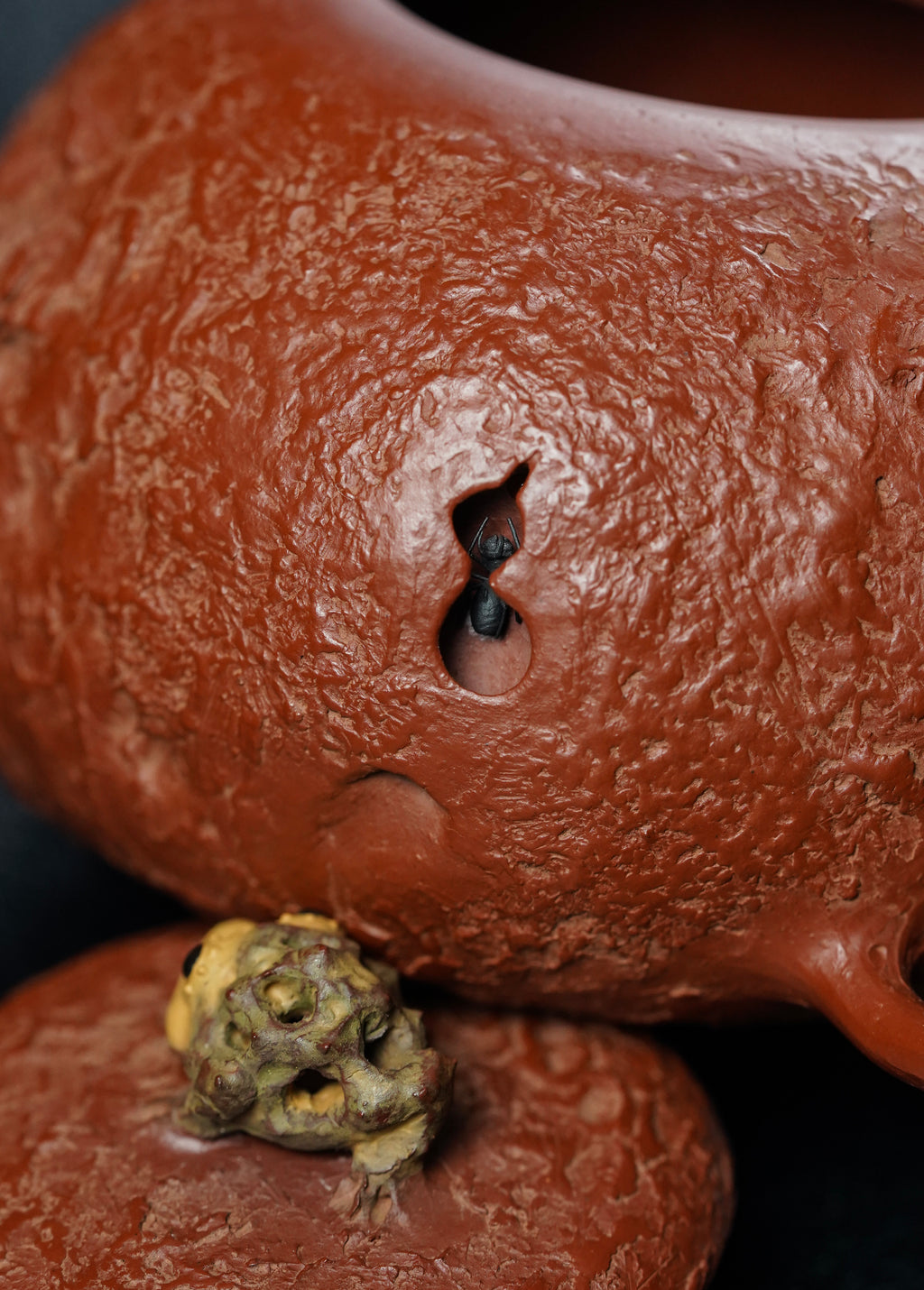 陈真藏品·真工妙造 紫砂界原创仿生花器佼佼者·巅峰之作《福蟾壶》原矿极品朱泥·200cc