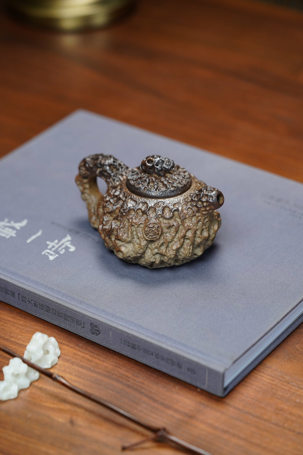 【蒋蓉之女 传世花器】紫砂非遗花器泰斗·蒋蓉唯一嫡传｜蒋艺华亲制巅峰臻品【招财进宝供春壶】原矿极品黄金段泥柴烧·200cc
