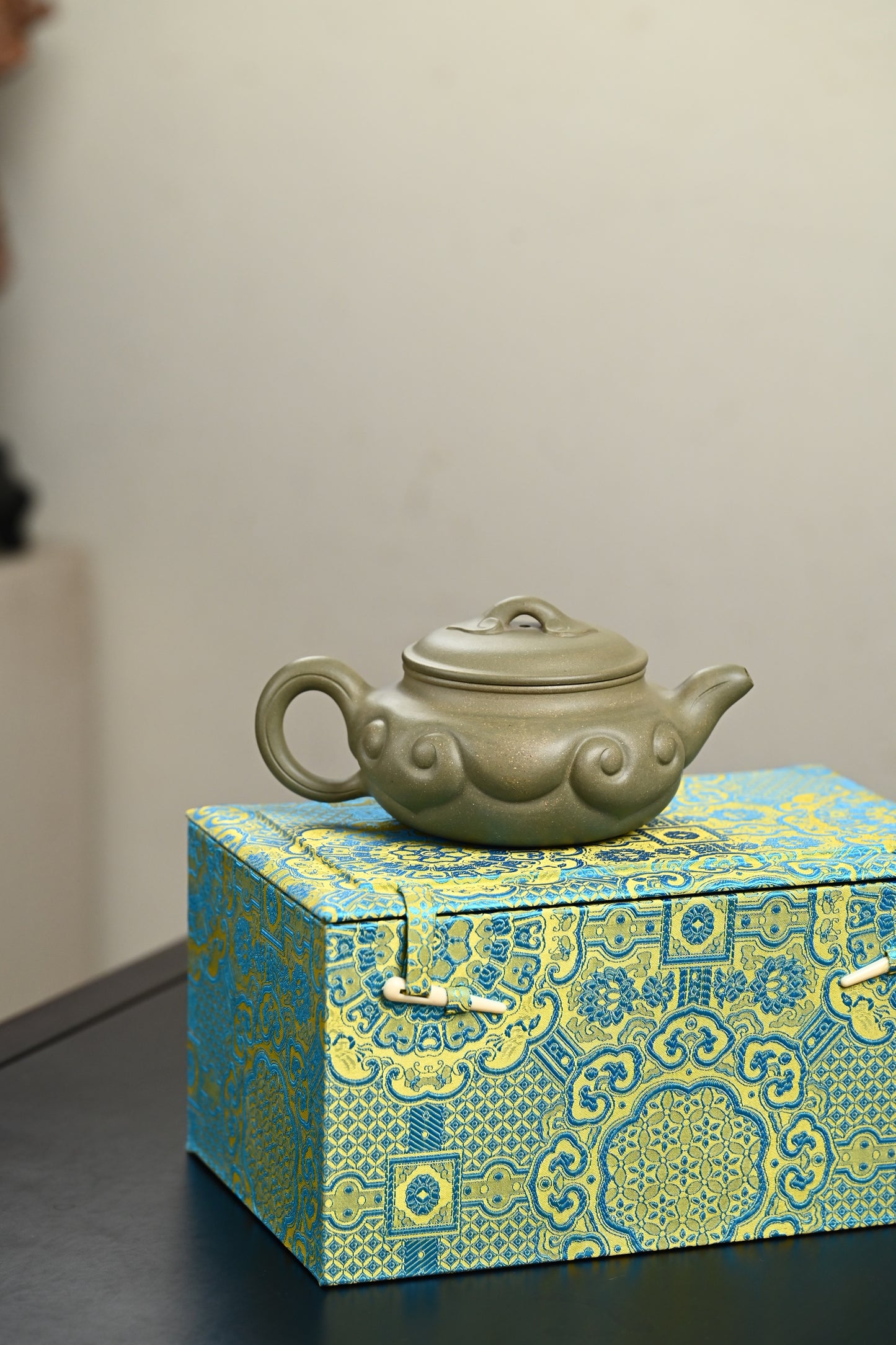 国工·『仿古如意』 豆青段·容量500cc·9孔出水·陈华军（国家级工艺美术师）