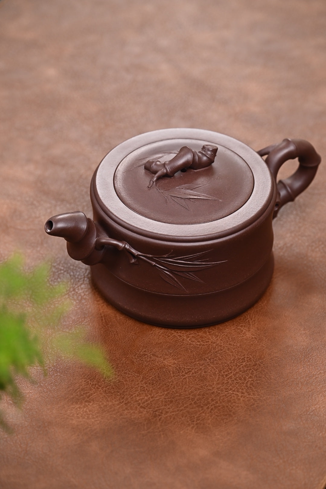 新品『竹段』 原矿老紫泥·容量850cc·14孔出水·陈华军（国家级工艺美术师）