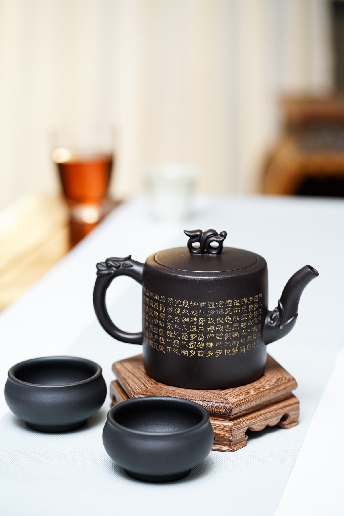 【龙樽壶】 泥料：优质老黑料 容量：260cc 作者：国家级高级工艺美术师 陈老师