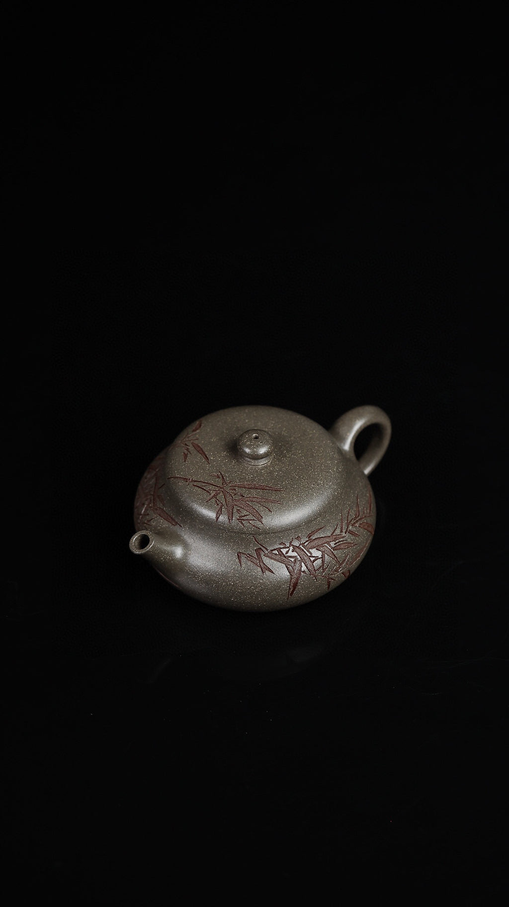 大运壶·唐俊芳制（甲辰龙年新品）·许卫国（许一刀）刻绘·蟹壳青·180cc诸事大吉，竹报平安