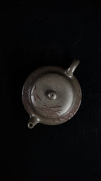 大运壶·唐俊芳制（甲辰龙年新品）·许卫国（许一刀）刻绘·蟹壳青·180cc诸事大吉，竹报平安