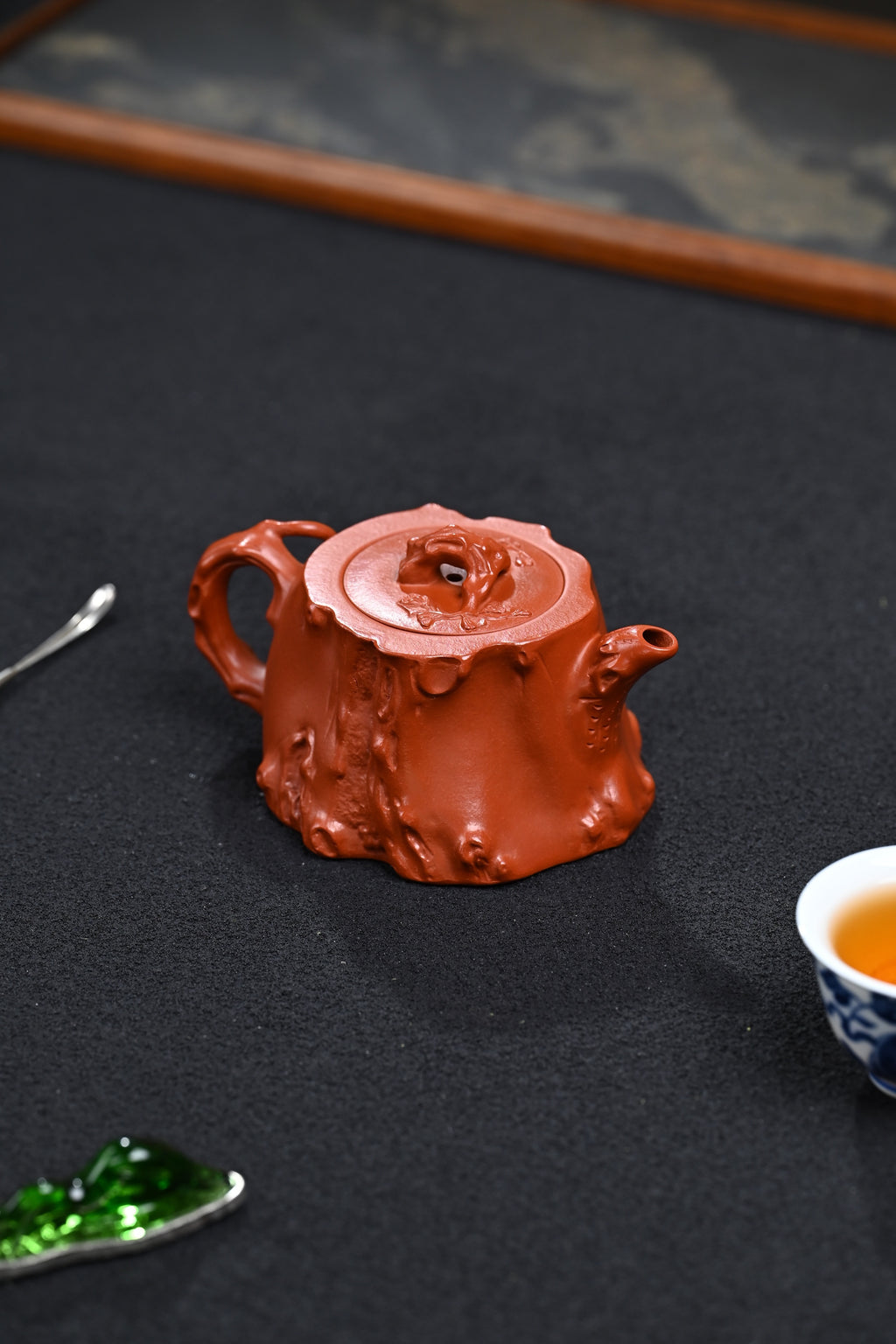 高工· 『梅桩』 极品皱皮朱泥·容量250cc·19孔出水·秦国萍（国家级高级工艺美术师）