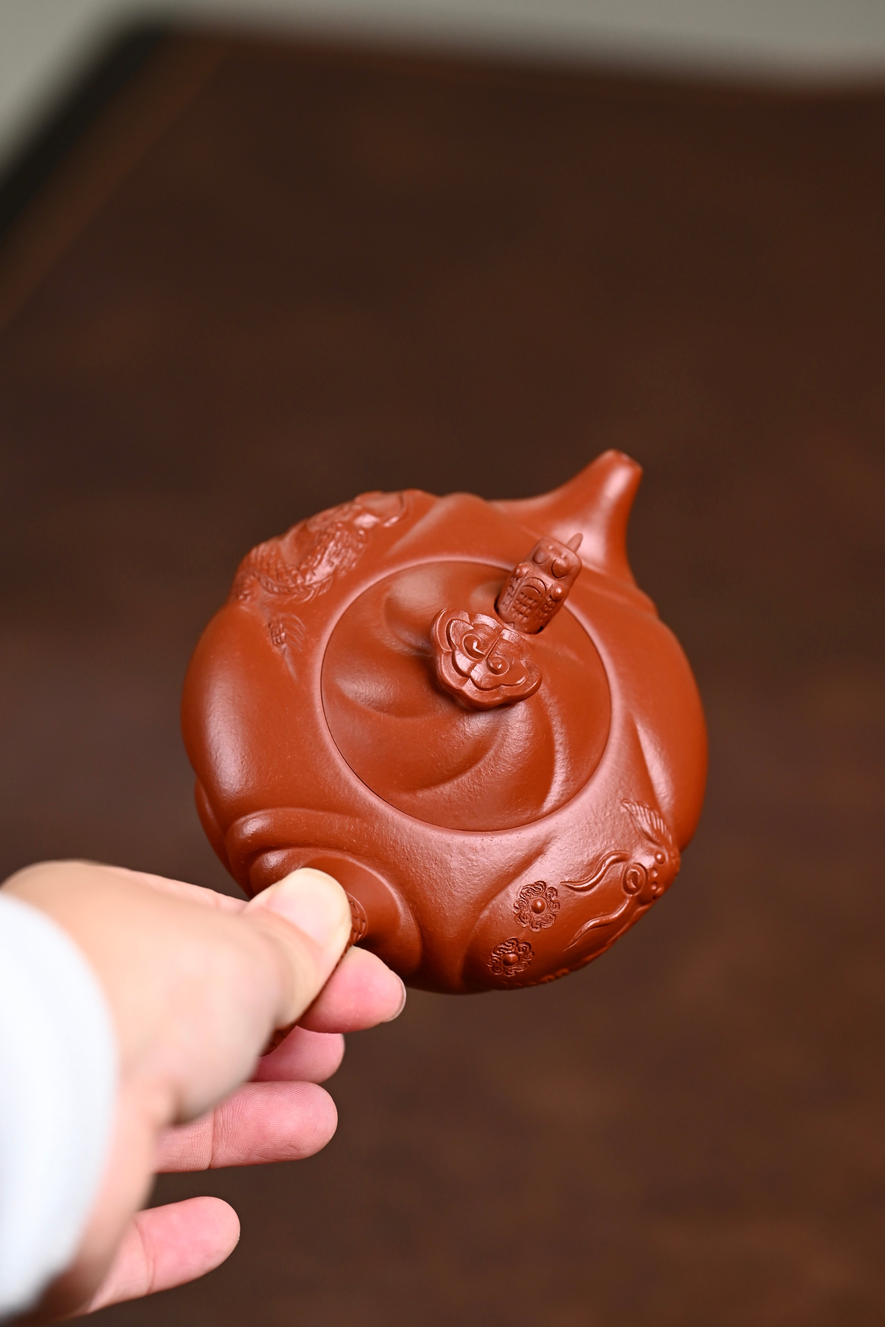高工· 『鱼化龙』 极品皱皮朱泥·容量200cc·14孔出水·秦国萍（国家级高级工艺美术师）