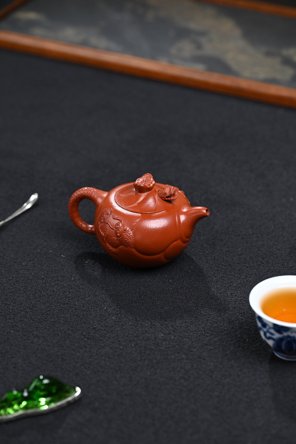 高工· 小『鱼化龙』 极品皱皮朱泥·容量150cc·14孔出水·秦国萍（国家级高级工艺美术师）