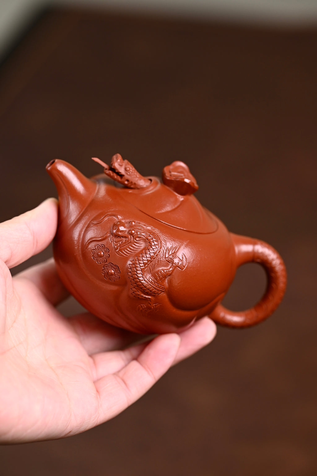 高工· 小『鱼化龙』 极品皱皮朱泥·容量150cc·14孔出水·秦国萍（国家级高级工艺美术师）