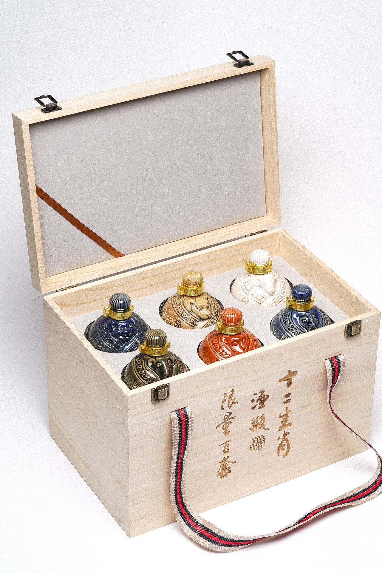 中国陶瓷艺术大师·邱玉林｜限量百套·《十二生肖兽首酒瓶》原矿彩陶非遗工艺 · 175cc珍藏酒器