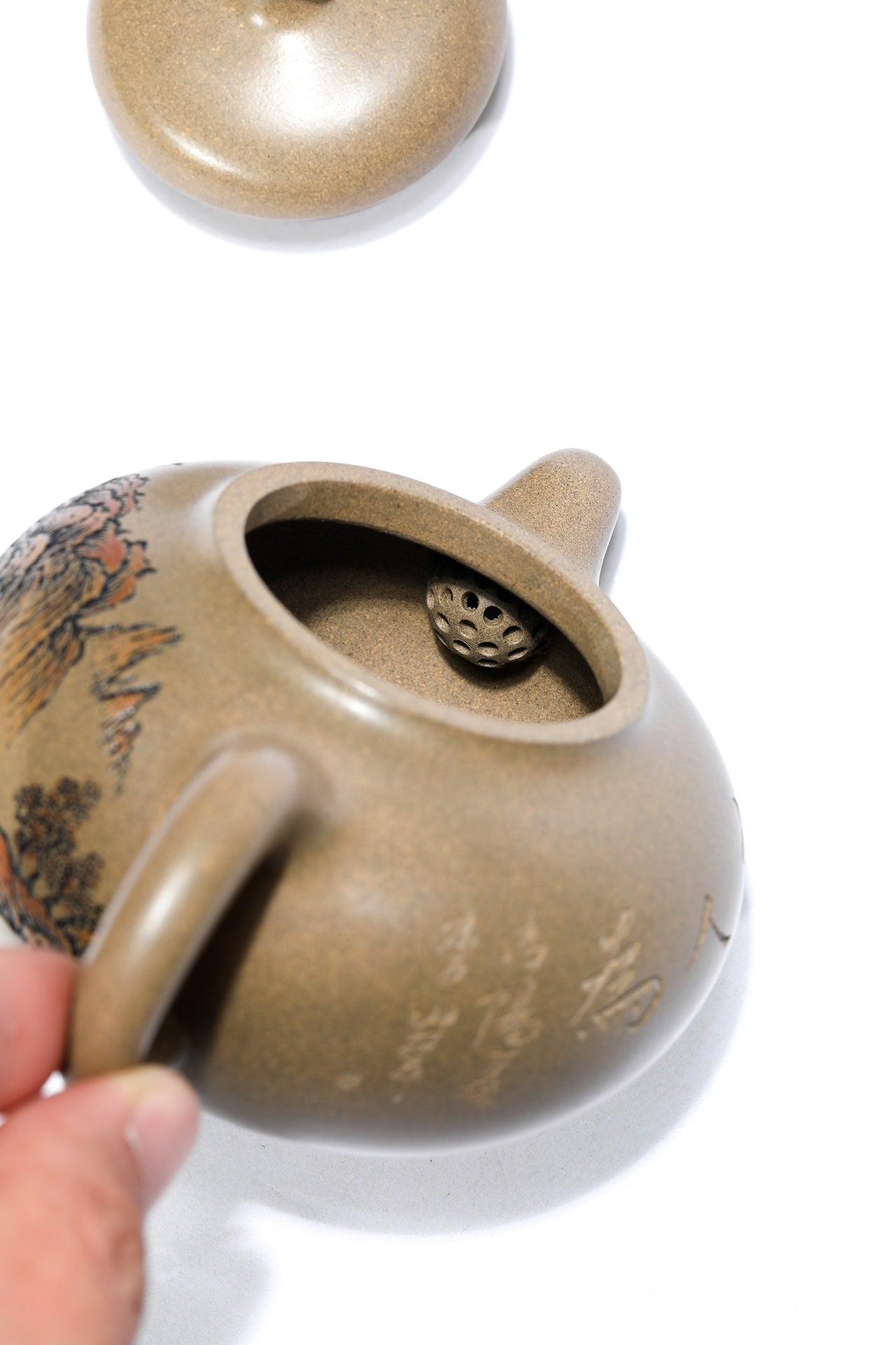 紫砂界彩刻山水标杆·李峰大师｜恭王府馆藏臻品·大拍18万同系列《茄段壶》原矿优质青段泥·230cc