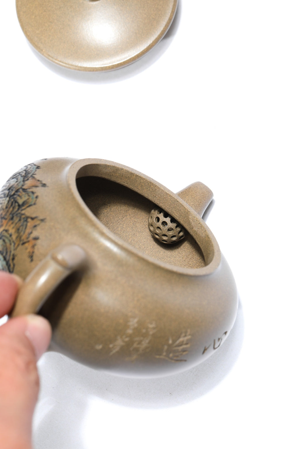 紫砂界彩刻山水标杆·李峰大师｜恭王府馆藏臻品·同系列拍卖10万《境由心造壶》原矿优质青段泥·220cc
