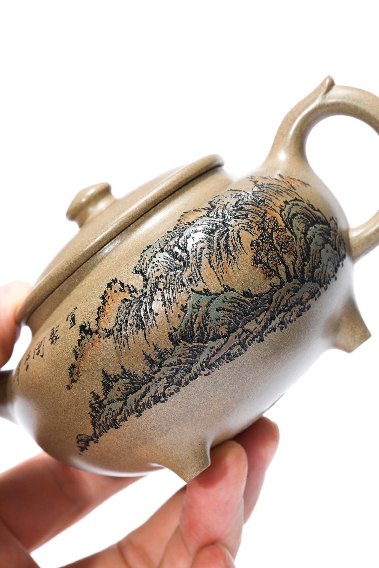 紫砂界彩刻山水标杆·李峰大师｜恭王府馆藏臻品·同系列拍卖10万《境由心造壶》原矿优质青段泥·220cc