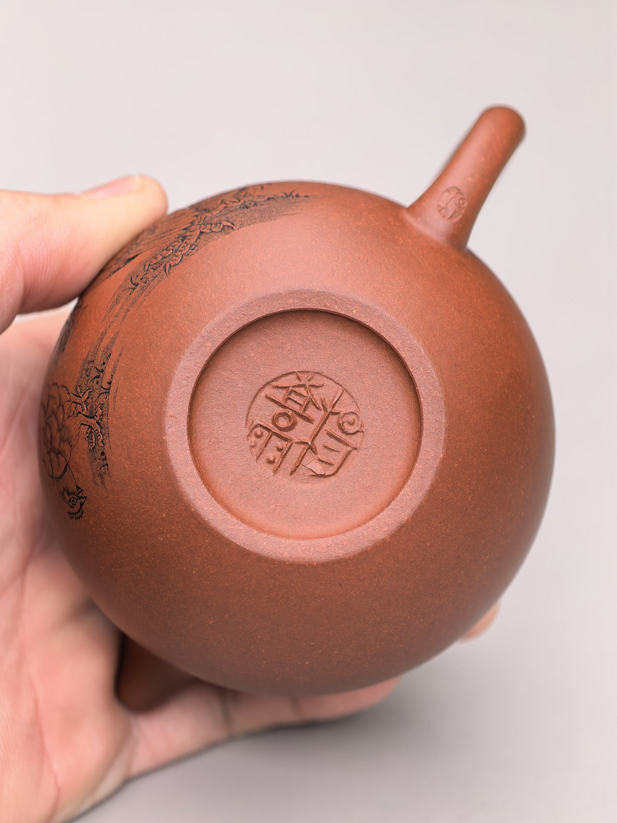 中华神刀·刻绘巅峰 杨喜雨大师陶刻巅峰臻品《掇球壶》原矿极品底槽清·180cc