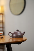证书持壶照配套齐全 【祥云逐浪】 制壶：方华萍（研究员级高级工艺美术师） 泥料：原矿天青泥 容量：410cc