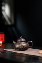【容天】 制壶：方华萍（研究员级高级工艺美术师） 泥料：原矿黑料 容量：380cc