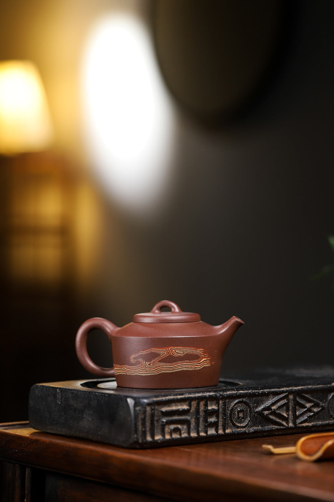 【高汉君】 制壶：范彩勤（国家级高级工艺美术师） 泥料：原矿紫泥 容量：240cc
