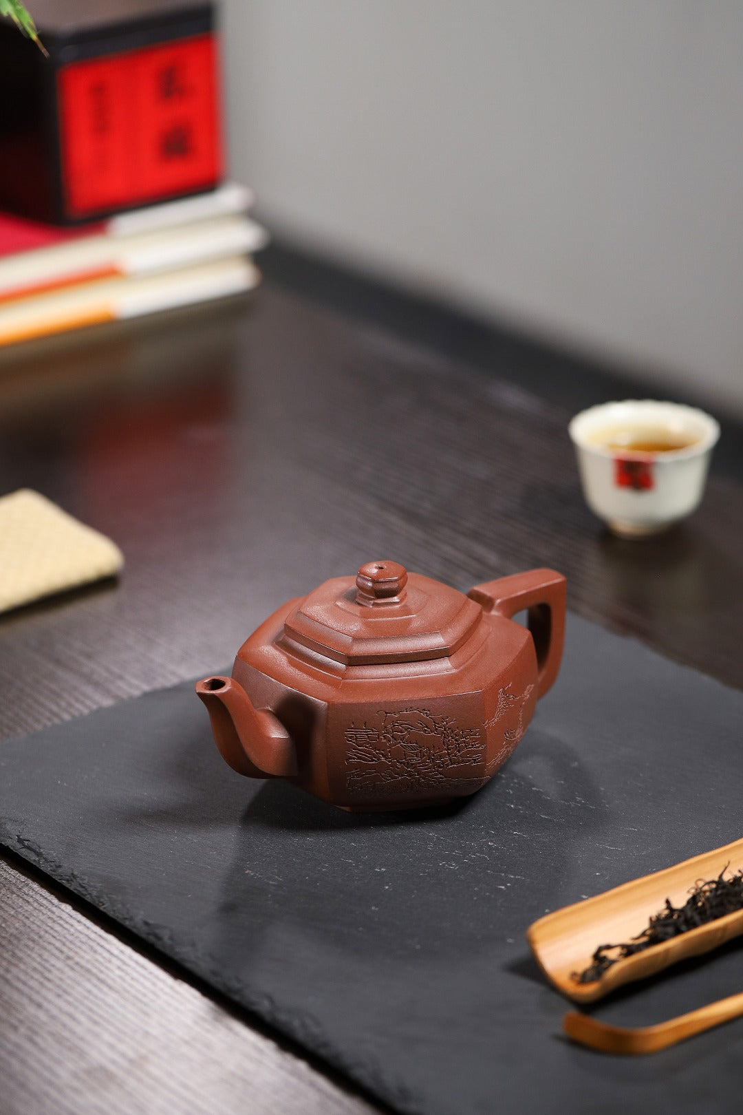 【六方雪华】 制壶：俞震（国家级工艺美术师） 泥料：原矿底槽清 容量：350cc