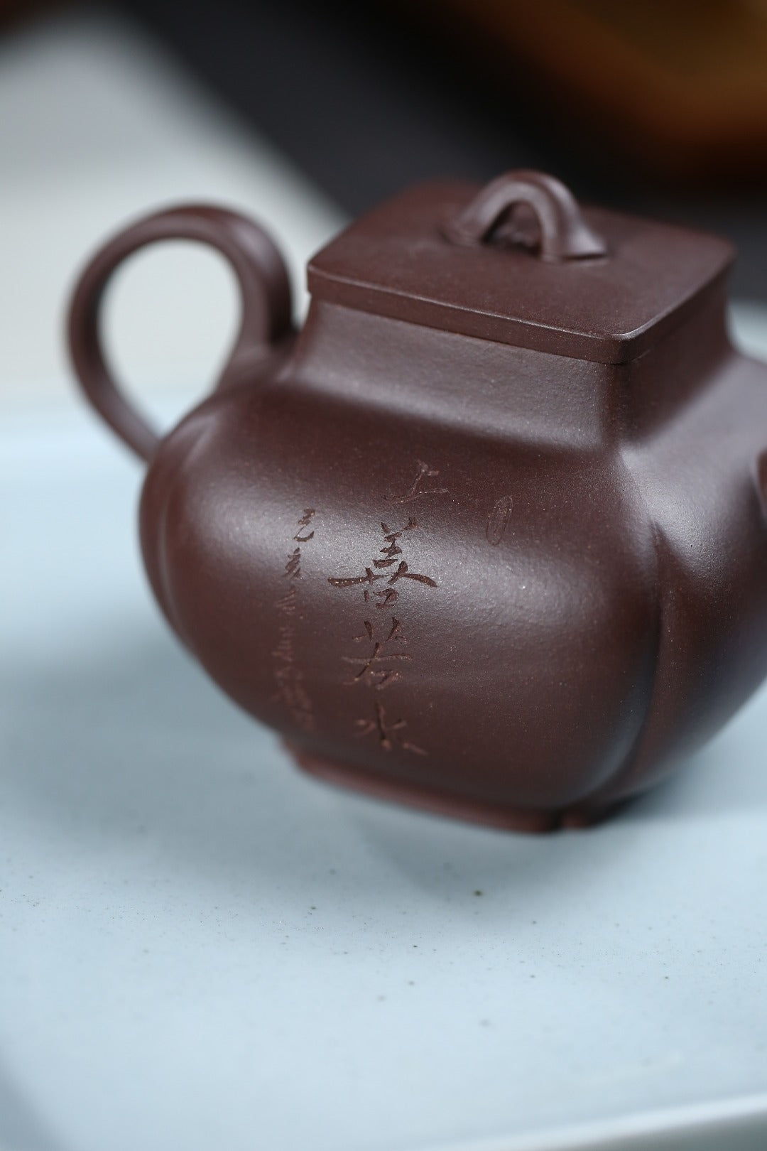 全手工制作【四方兰春】 制壶：曹美好 (国家级工艺美术师) 泥料：原矿紫泥 容量：270cc