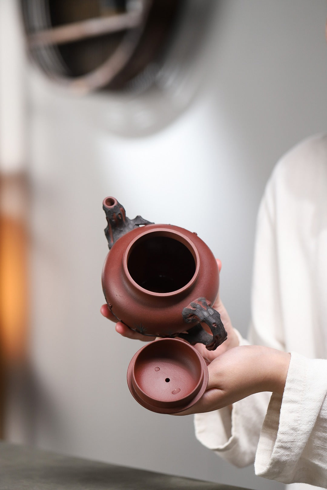 【松报春】 制壶：许益军（国家级工艺美术师） 泥料：原矿紫泥 容量：500cc