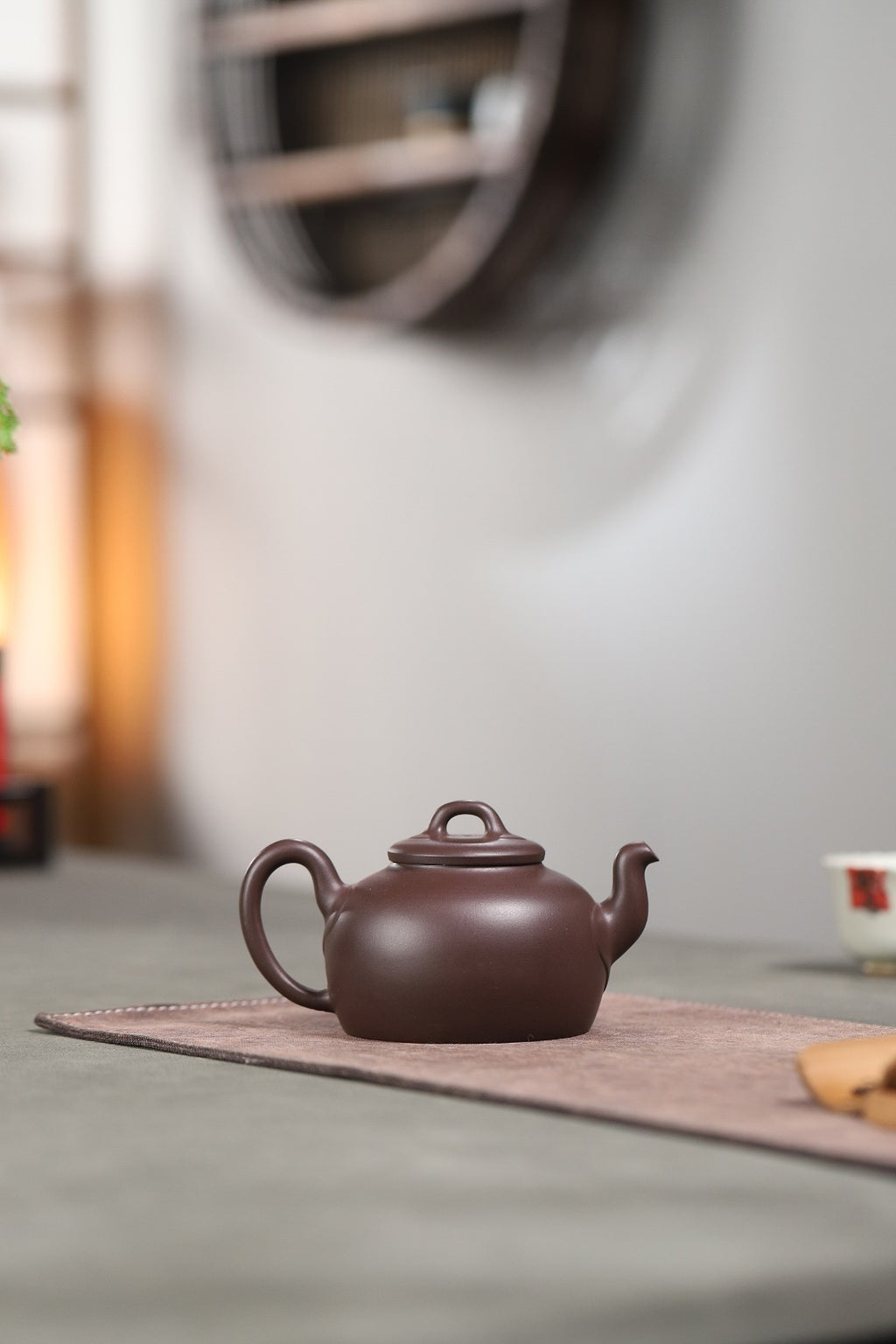 【如意壶】 制壶：刘惠清（国家级高级工艺美术师） 泥料：原矿紫泥 容量：280cc