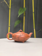 紫砂界的唯一·徐伟强原创景云松·拍卖5万同系列《卧月石瓢壶》原矿极品朱泥·200cc