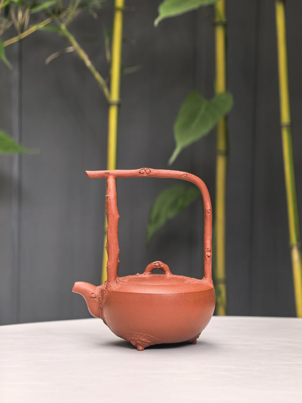 紫砂界的唯一·徐伟强原创景云松·拍卖5万同系列《玉碗提梁壶》原矿极品朱泥·200cc