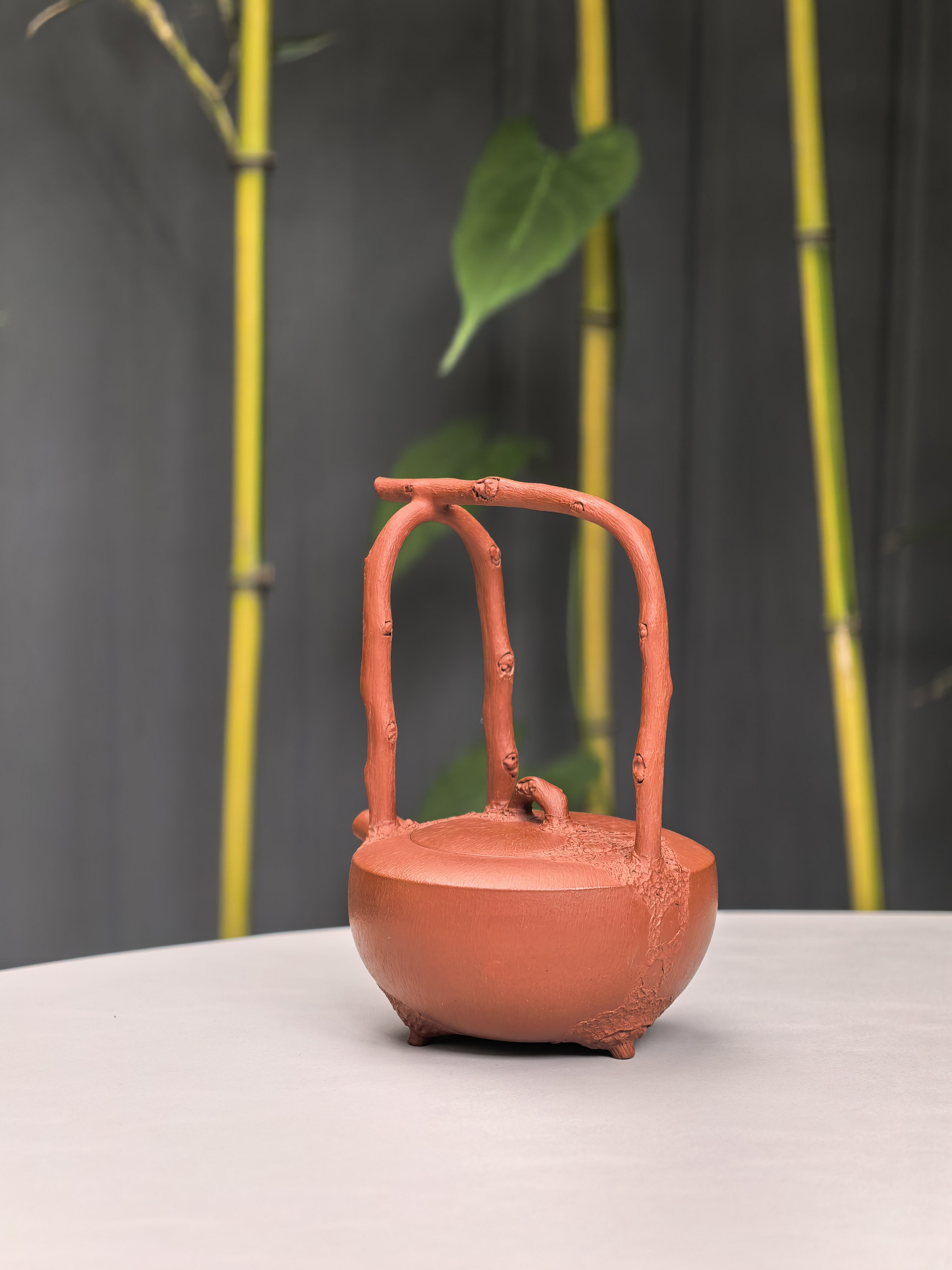 紫砂界的唯一·徐伟强原创景云松·拍卖5万同系列《玉碗提梁壶》原矿极品朱泥·200cc