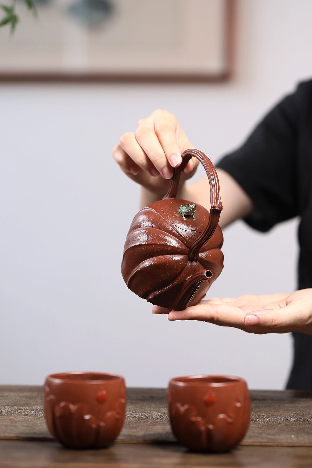 紫砂非遗花器泰斗·蒋蓉唯一嫡传｜蒋艺华亲制巅峰臻品【青蛙提梁套组】原矿极品降坡泥·350cc