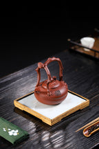 全手工【寿桃提梁】 制壶：宋晓伟（研究员级高级工艺美术师） 泥料：原矿底槽清 容量：460cc