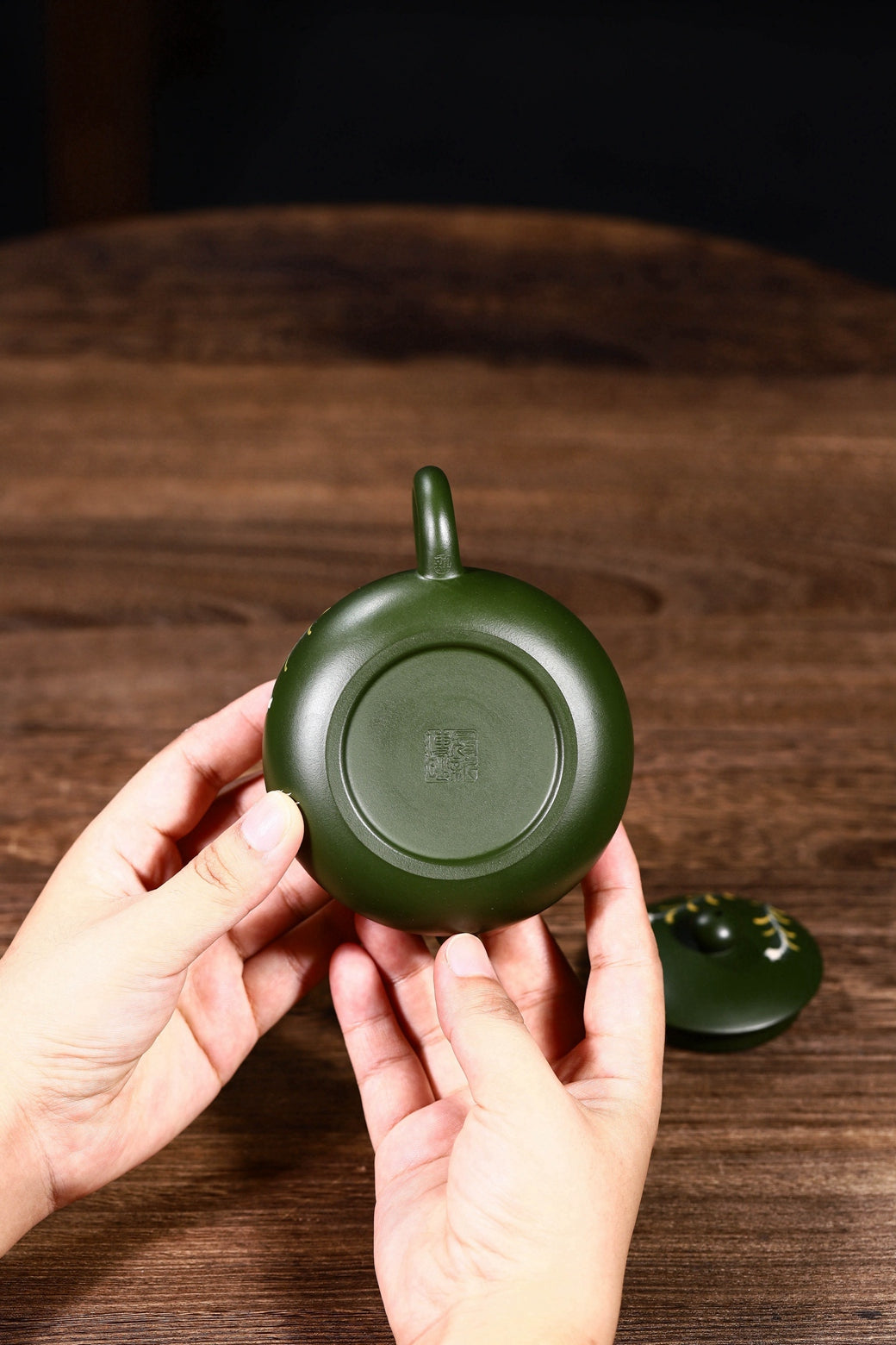 陶瓷艺术终身成就奖、省大师潘春芳关门弟子许冠新老师民国绿泥新品【扁乳西施 · 鸾凤朝阳】220cc