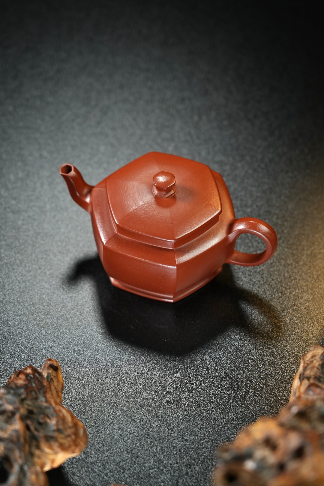 【耿浩方器 礼藏双绝】 紫砂80后方器巨匠·耿浩巅峰之作《弘道六方壶》原矿极品大红袍·160cc