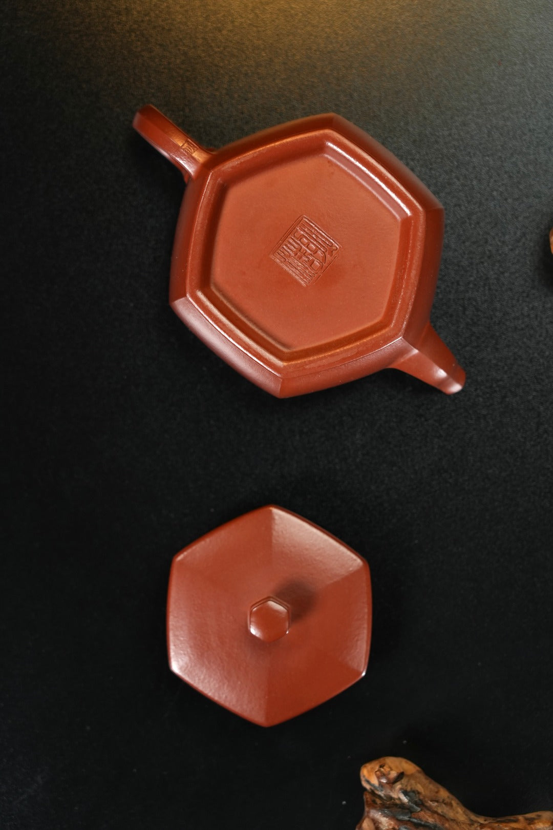 【耿浩方器 礼藏双绝】 紫砂80后方器巨匠·耿浩巅峰之作《弘道六方壶》原矿极品大红袍·160cc