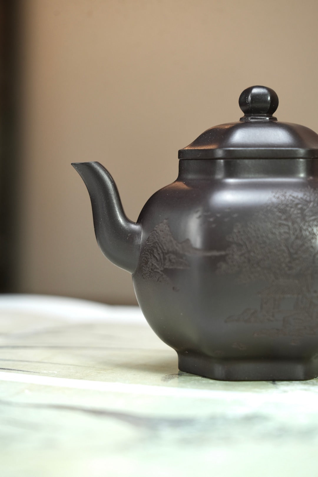 【耿浩方器 礼藏双绝】 紫砂80后方器巨匠·耿浩巅峰之作《六方秋水壶》原矿极品90纯紫老泥·250cc
